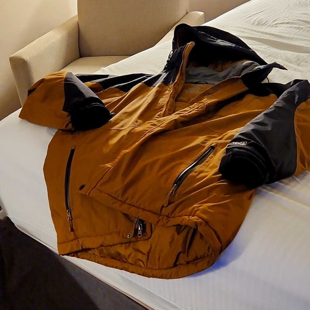 L.L.Bean New Rugged Ridge Large Reg Winter Parka Jacket Insulated, Very Warm